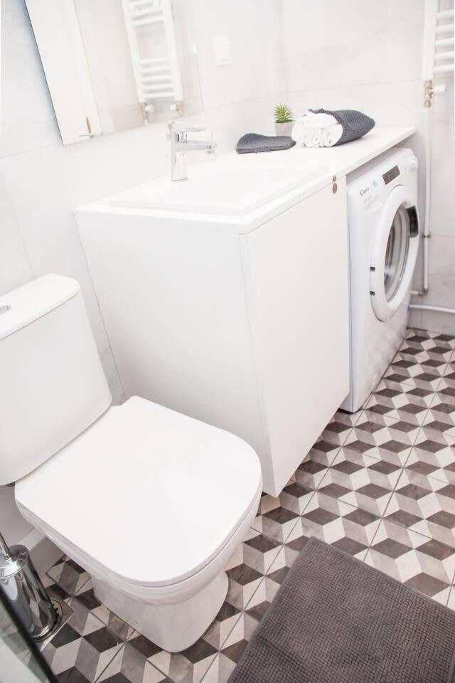 Fully Renovated, Modern Beauty In Central Athens! Экстерьер фото